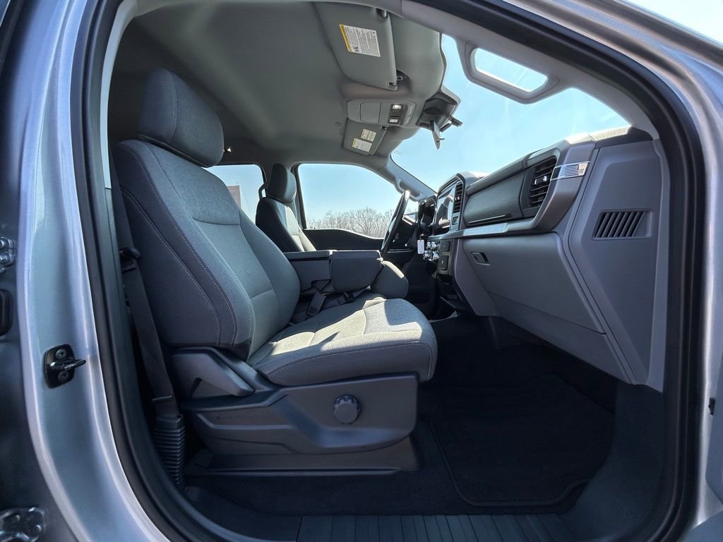 Used 2025 Ford F150 XLT w/ Equipment Group 301A Standard image 19