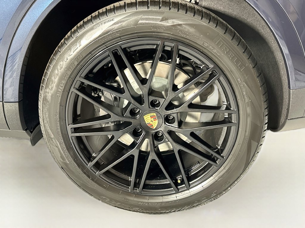 New 2026 Porsche Cayenne AWD/4WD image 33