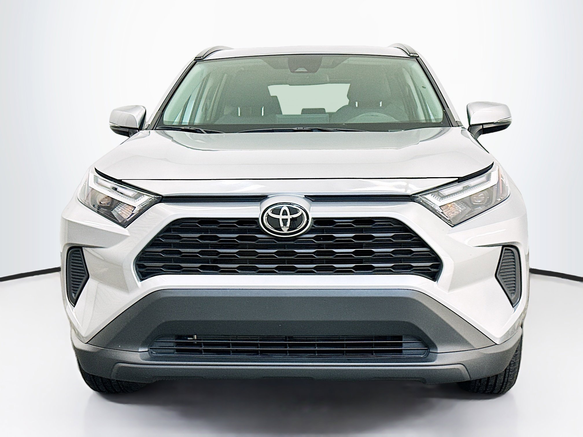 Used 2025 Toyota RAV4 XLE image 2