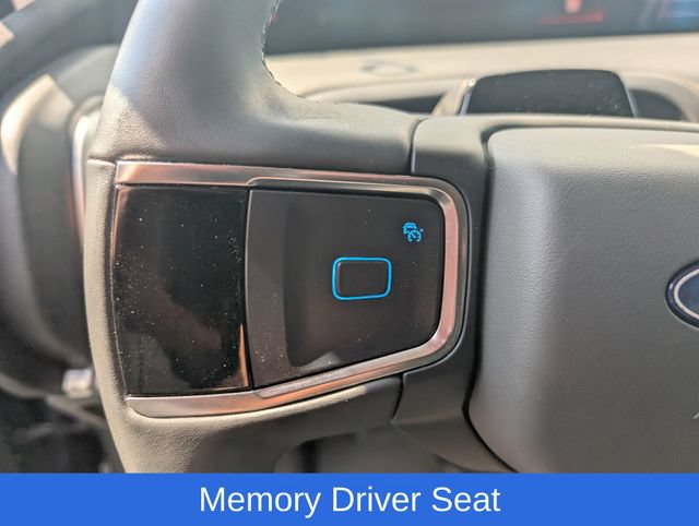 Used 2025 Ford Expedition Active AWD/4WD image 17