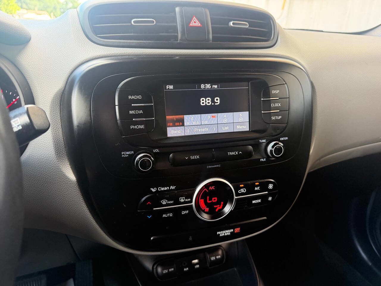 Used 2017 Kia Soul + FWD image 23