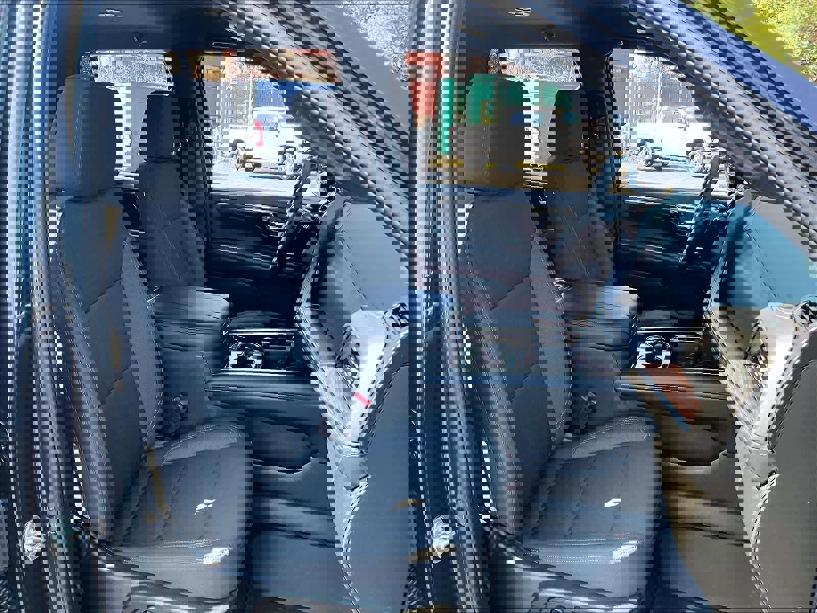 Used 2025 Chevrolet Tahoe LS image 11