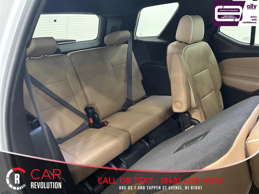 Used 2023 Chevrolet Traverse Premier FWD image 48