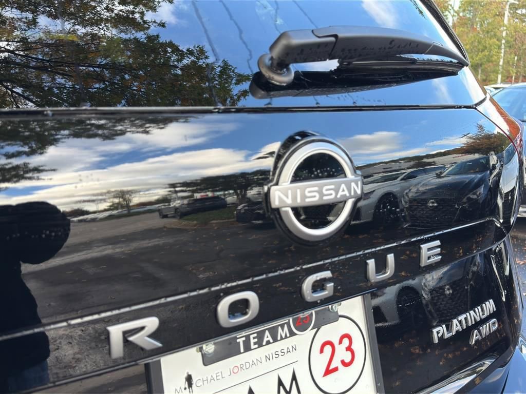 New 2026 Nissan Rogue Platinum image 14