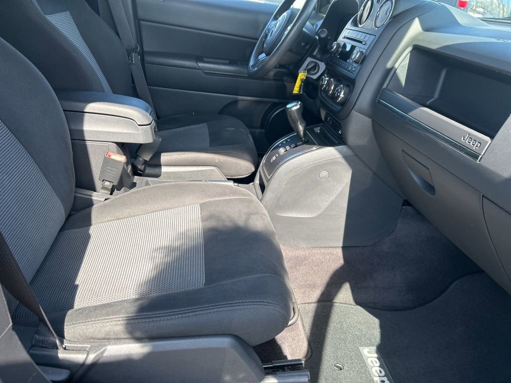 Used 2017 Jeep Patriot Sport w/ Power Value Group FWD image 17