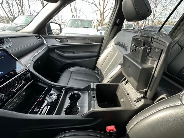 Used 2024 Jeep Grand Cherokee Limited image 26