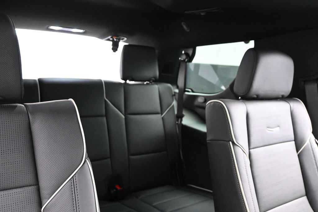 New 2026 Cadillac Escalade Sport w/ LPO, ONYX Package AWD/4WD image 17