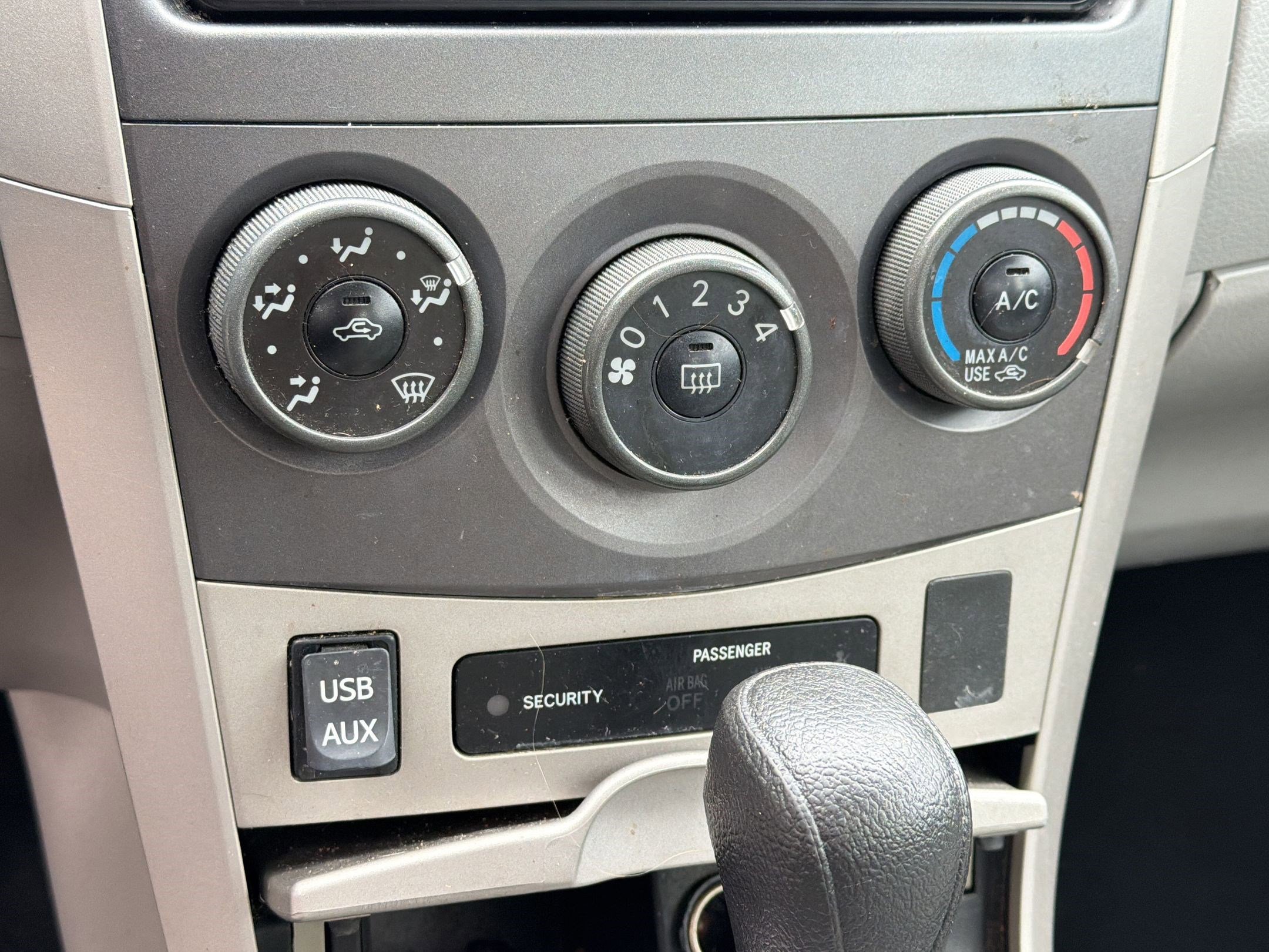 Used 2012 Toyota Corolla LE image 18