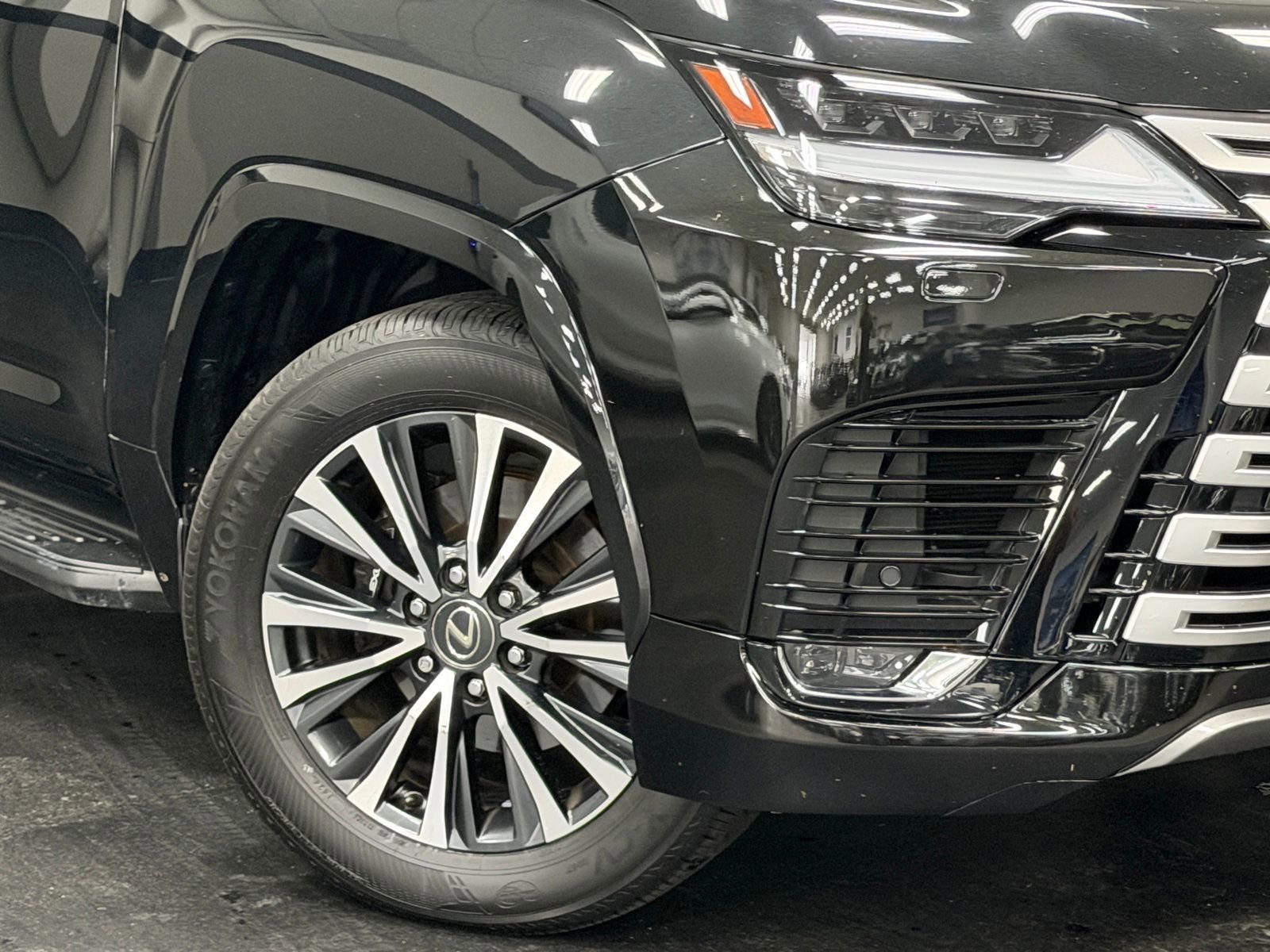 Used 2024 Lexus LX 600 4WD w/ Interior Upgrade Package image 4