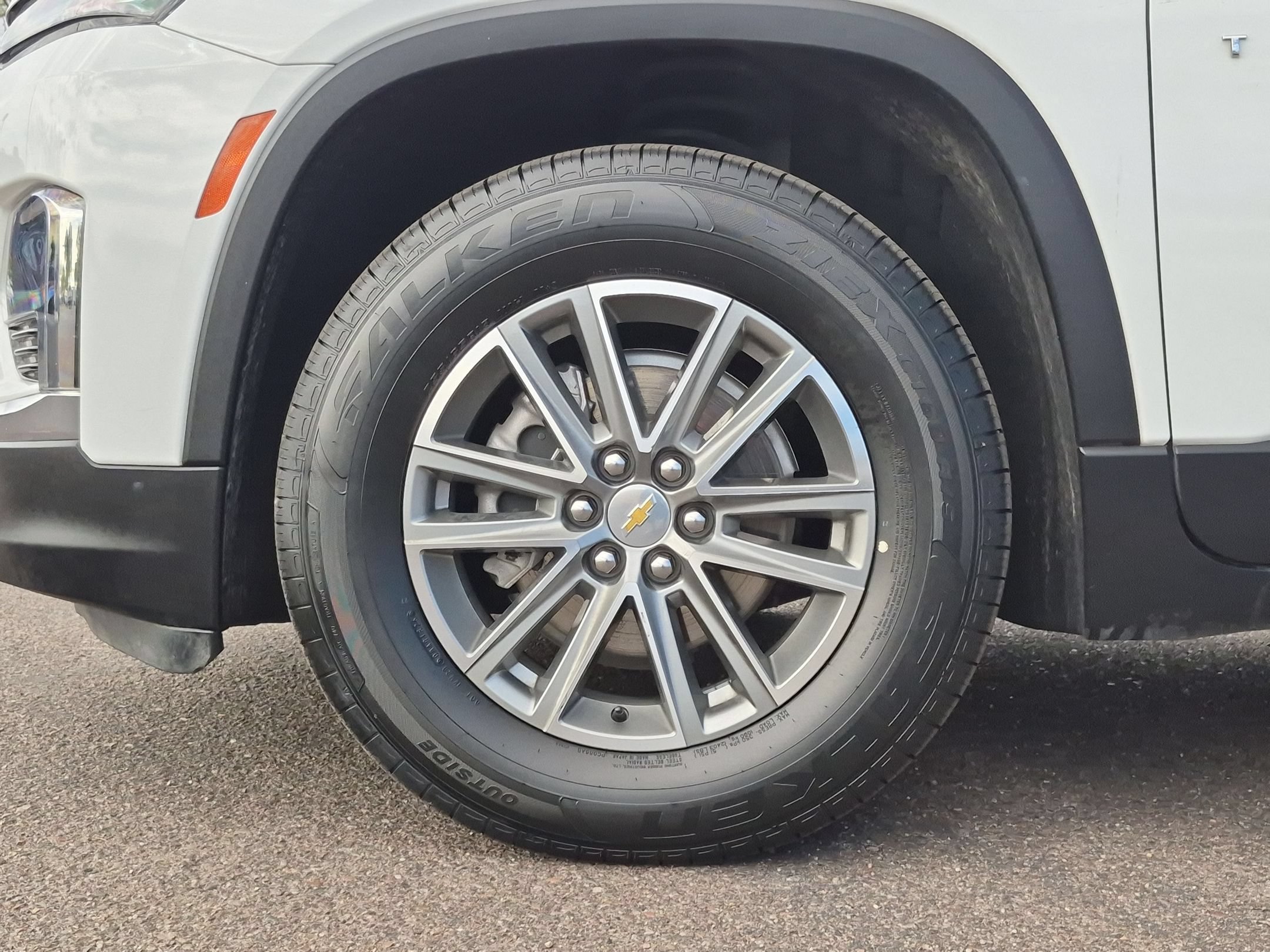Used 2023 Chevrolet Traverse LT FWD image 10