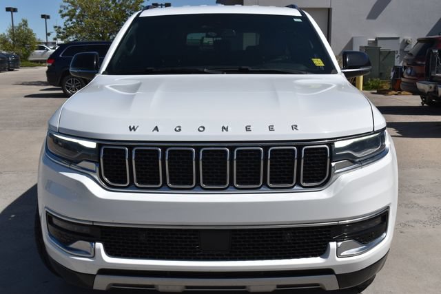 Used 2023 Jeep Wagoneer L Series II AWD/4WD image 2