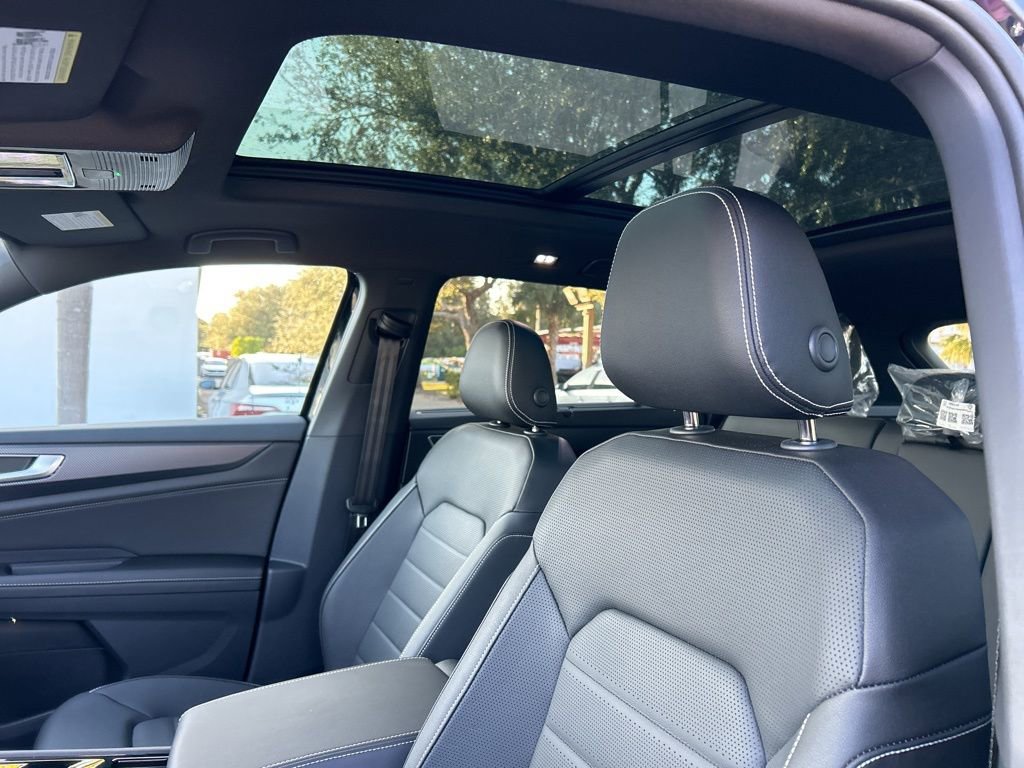 Used 2025 Volkswagen Atlas Cross Sport SEL image 16