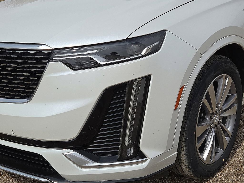 Used 2023 Cadillac XT6 Premium Luxury image 9
