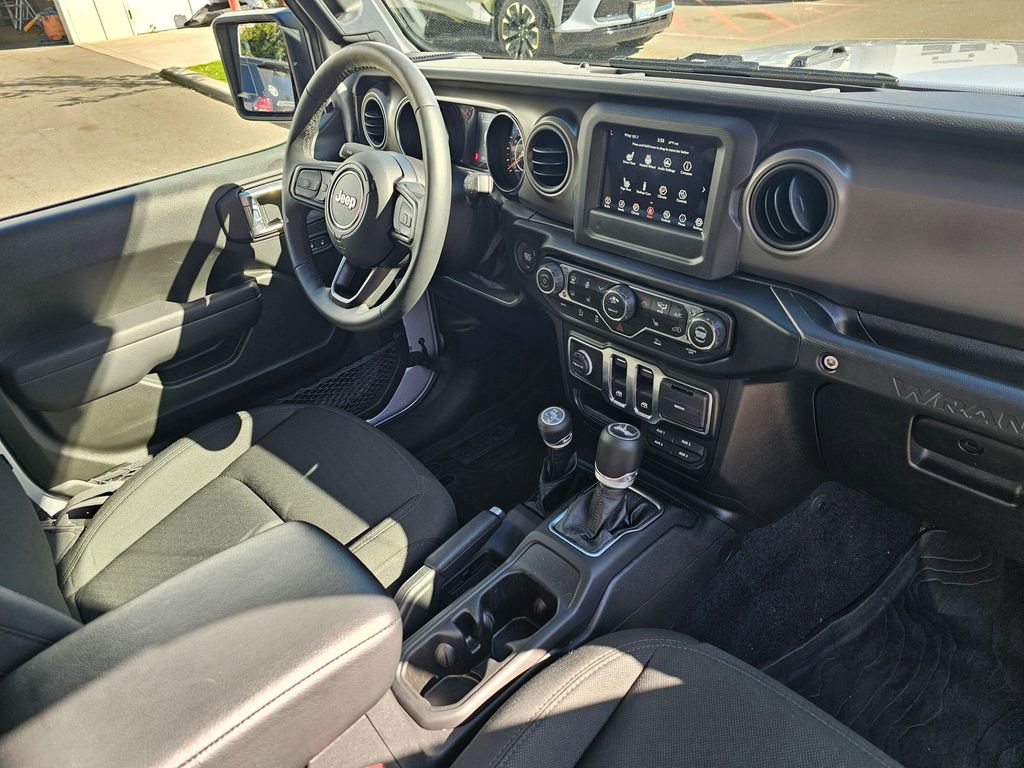 Used 2022 Jeep Wrangler Willys image 10