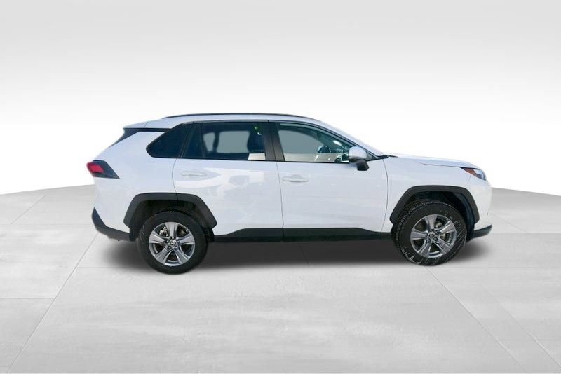 Used 2025 Toyota RAV4 XLE AWD/4WD image 8