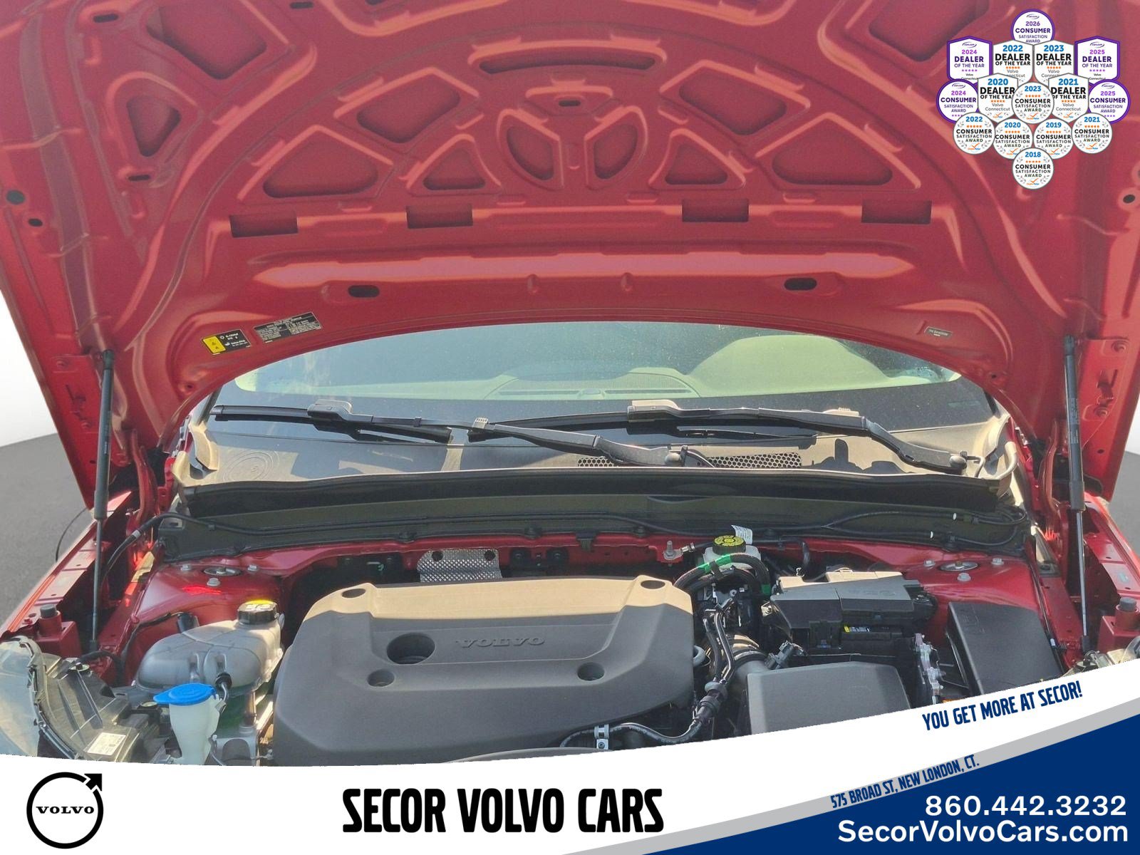 Used 2024 Volvo XC40 B5 Plus w/ Protection Package Premier AWD/4WD image 30