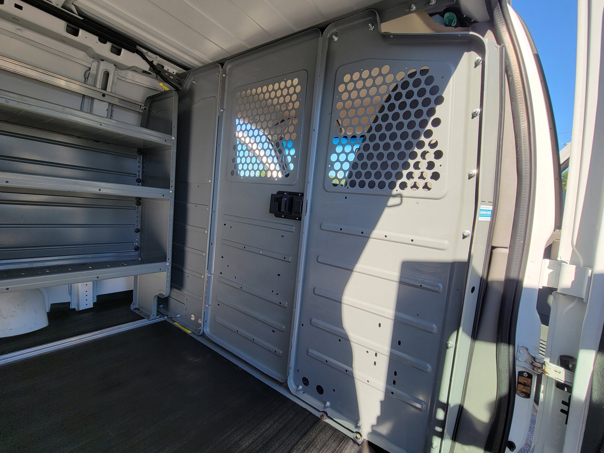 Used 2018 Chevrolet Express 2500 w/ Enhanced Convenience Package image 35