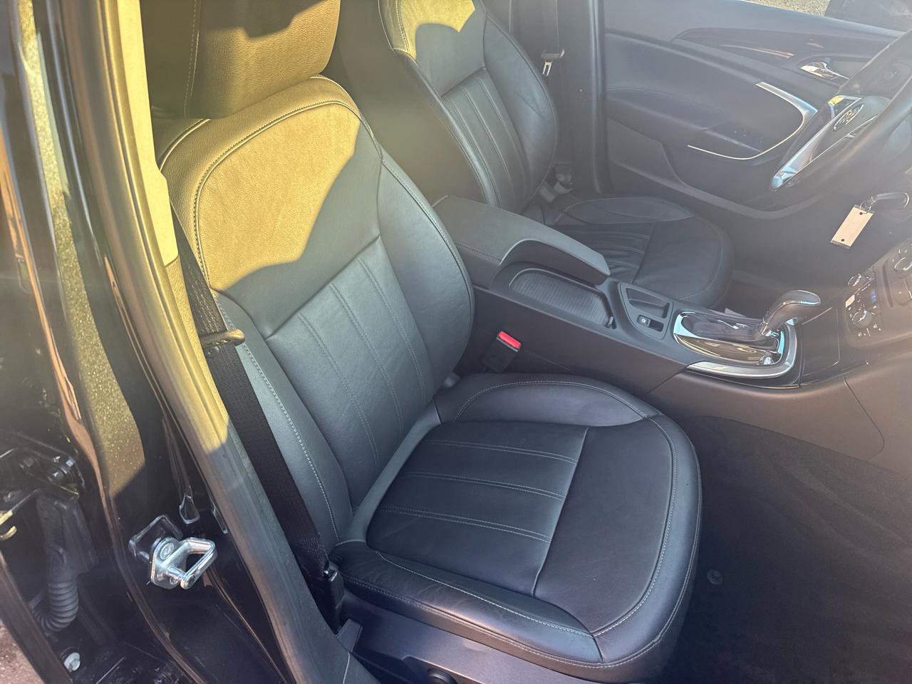 Used 2011 Buick Regal CXL w/ RL4 Preferred Equipment Group FWD image 19