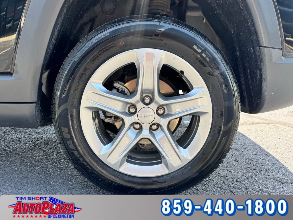 Used 2024 Jeep Compass Latitude AWD/4WD image 20