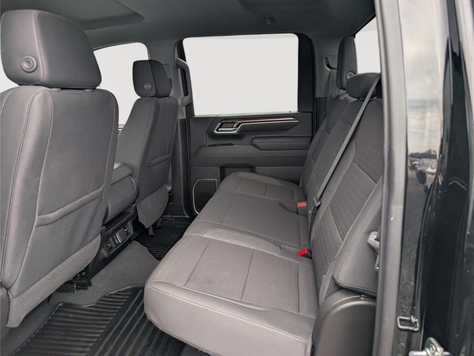 Used 2025 Chevrolet Silverado 3500 LT w/ Safety Package AWD/4WD image 13