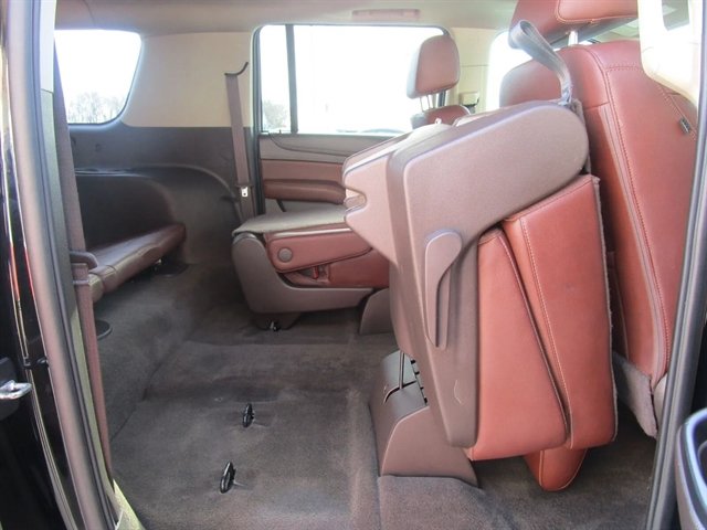Used 2017 Chevrolet Suburban Premier AWD/4WD image 35