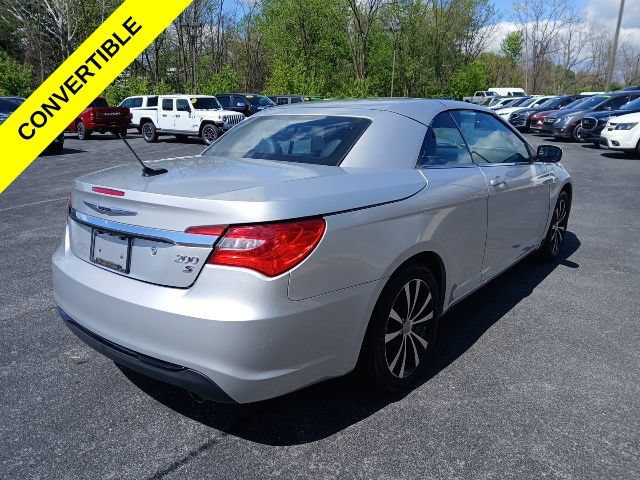 Used 2012 Chrysler 200 S FWD image 6