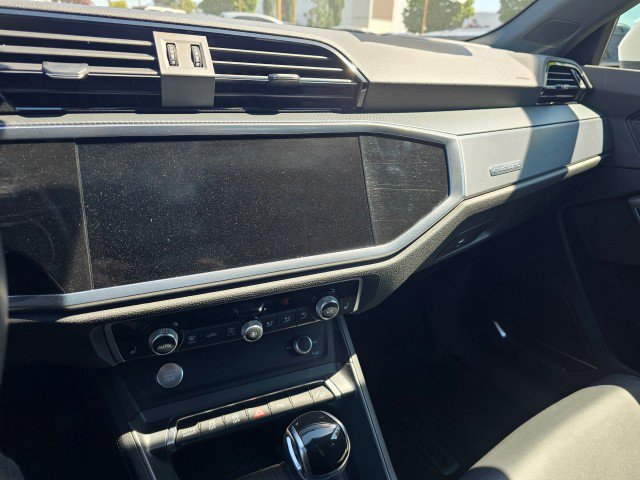 Used 2020 Audi Q3 2.0T Premium Plus image 34