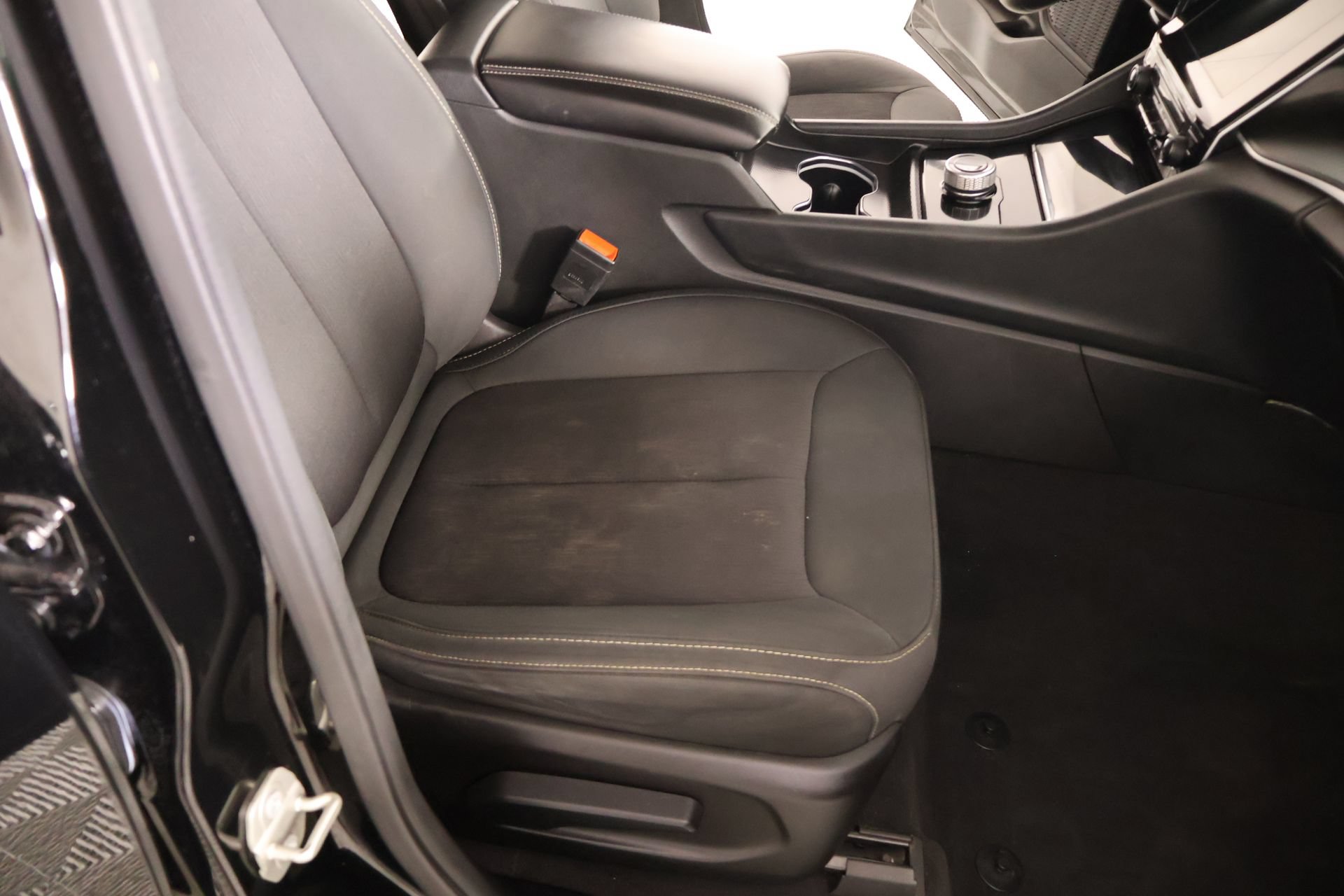 Used 2023 Jeep Grand Cherokee L Laredo AWD/4WD image 13