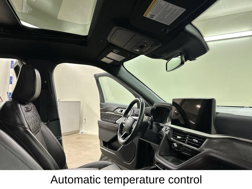 Used 2025 Ford Explorer Platinum w/ LUX Leather Package AWD/4WD image 22