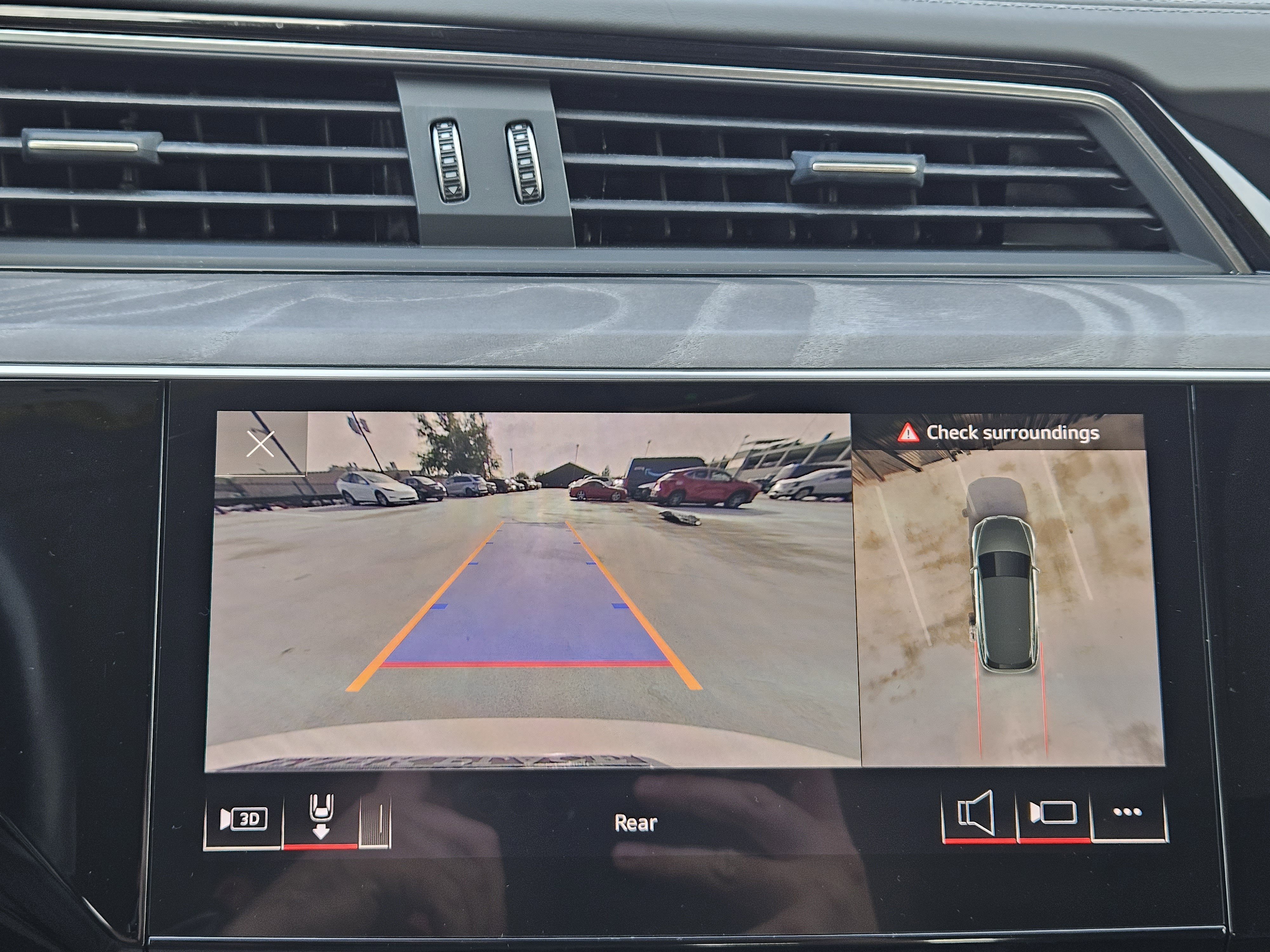 Used 2021 Audi e-tron Prestige w/ Prestige Package image 20