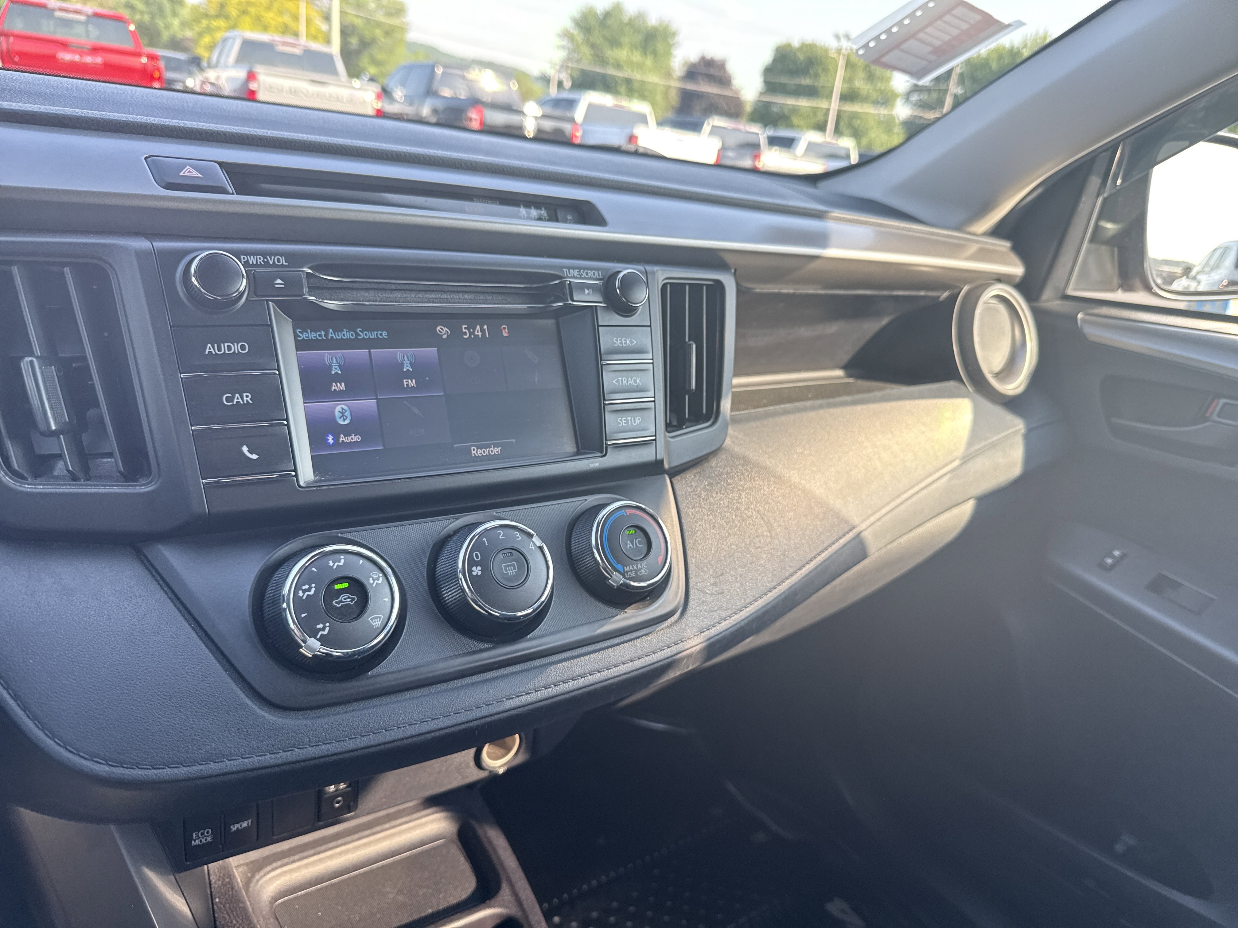 Used 2018 Toyota RAV4 LE w/ All Weather Liner Package AWD/4WD image 21