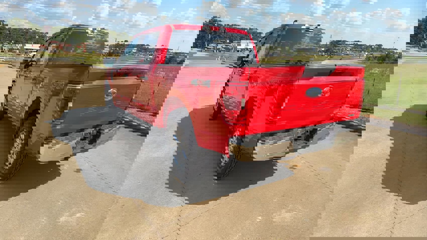 Used 2022 Ford F150 XLT image 7