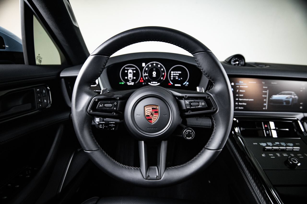 Certified 2026 Porsche Panamera GTS AWD/4WD image 27