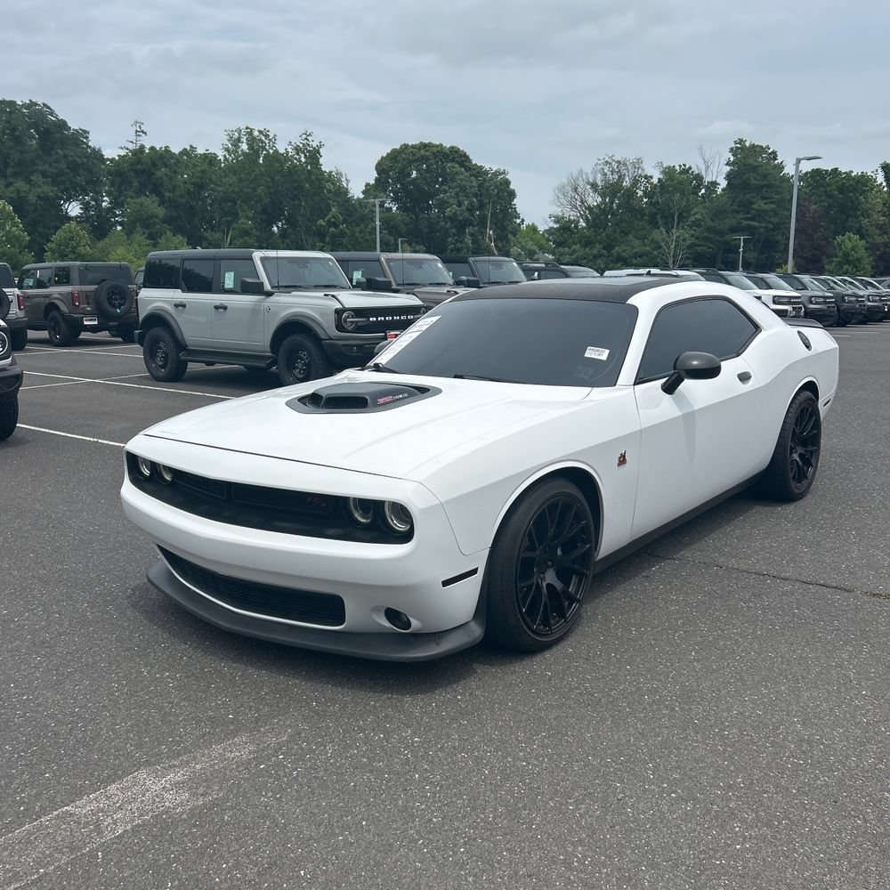 Used 2017 Dodge Challenger R/T Scat Pack RWD image 3