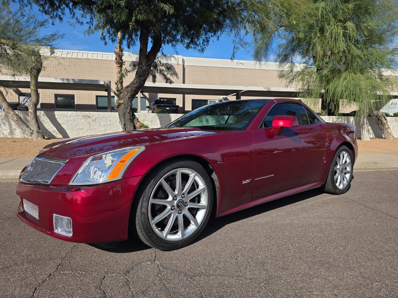 Used 2007 Cadillac XLR V image 4