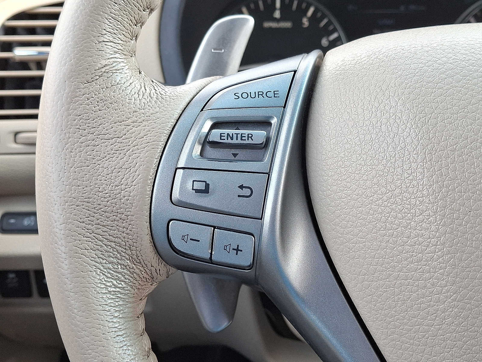 Used 2015 Nissan Altima 3.5 SL image 24