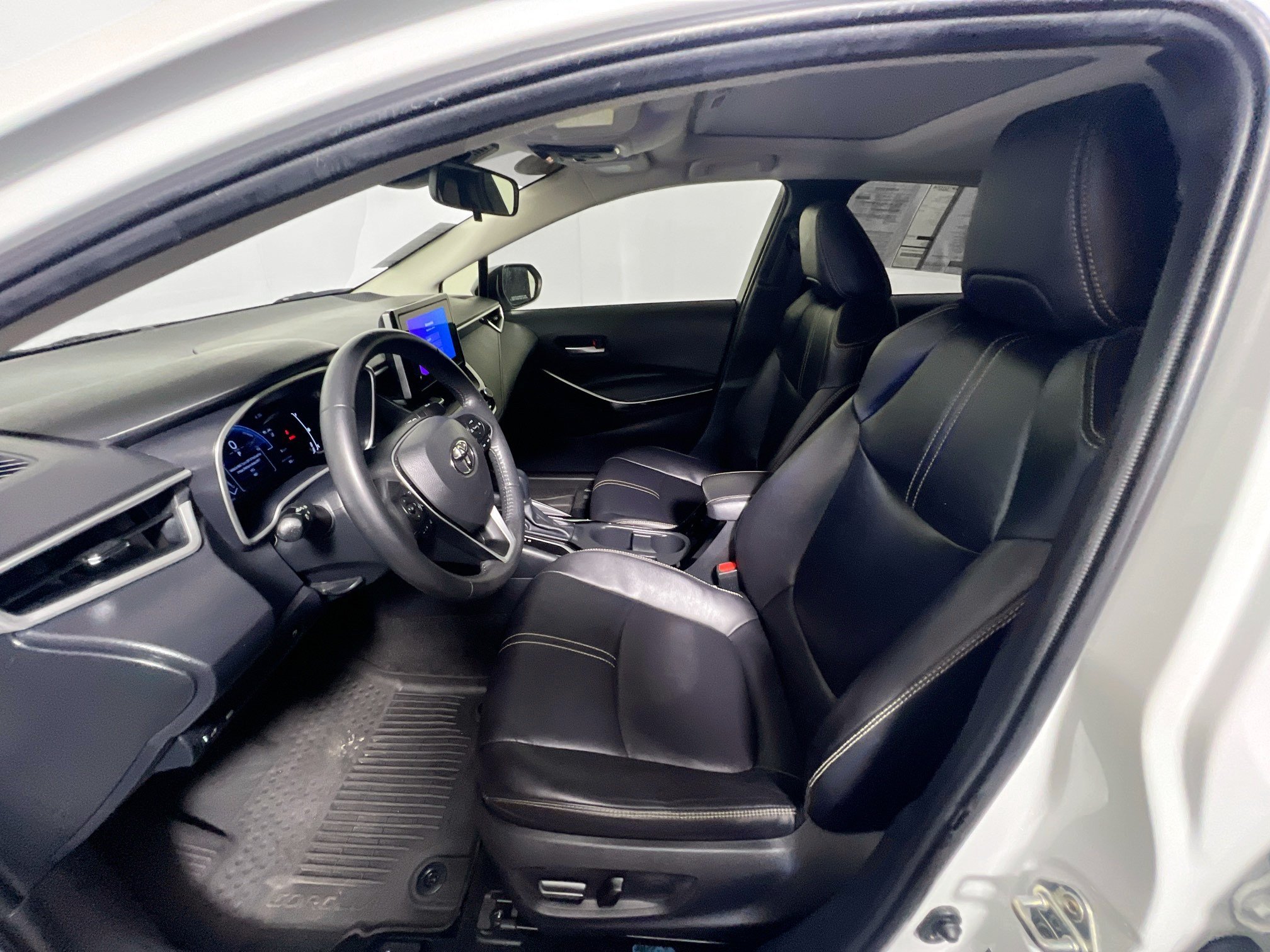 Used 2024 Toyota Corolla XLE FWD image 14