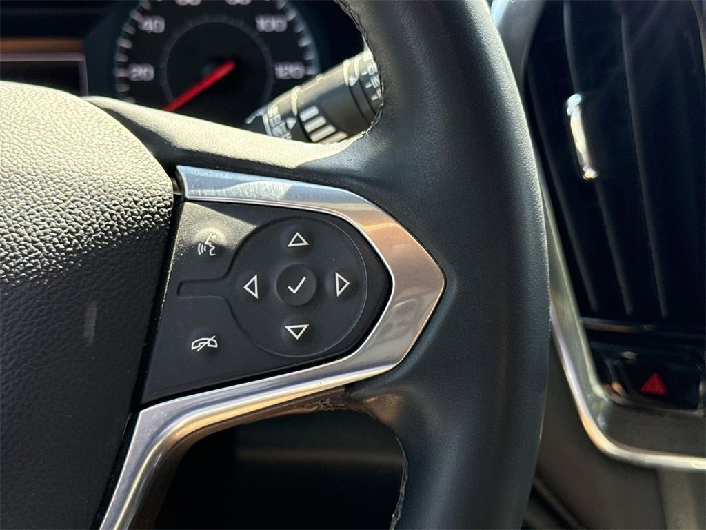 Used 2023 Chevrolet Traverse LT image 36
