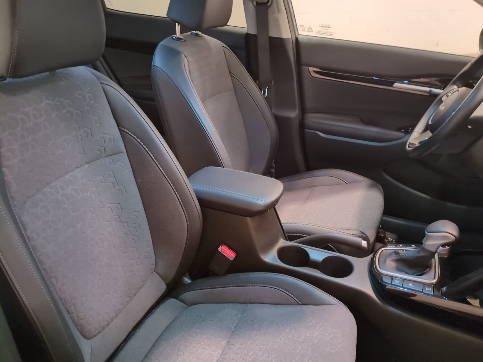 Certified 2024 Kia Seltos S image 11