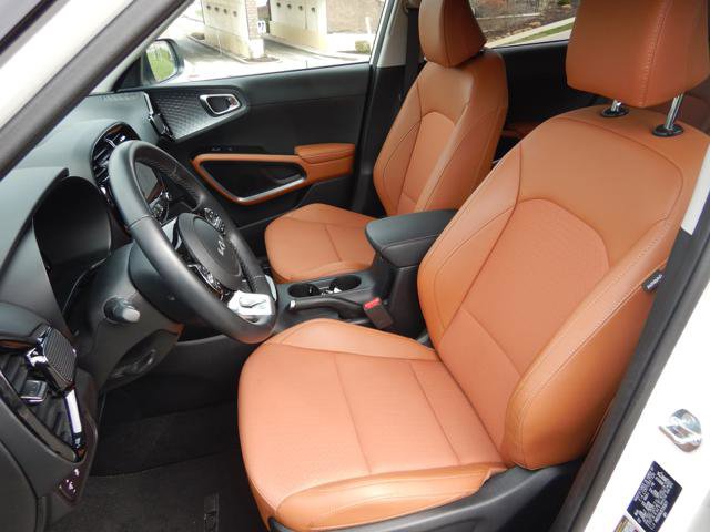 Used 2025 Kia Soul EX image 13