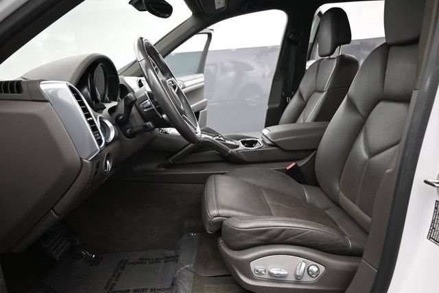 Used 2017 Porsche Cayenne Platinum Edition AWD/4WD image 17