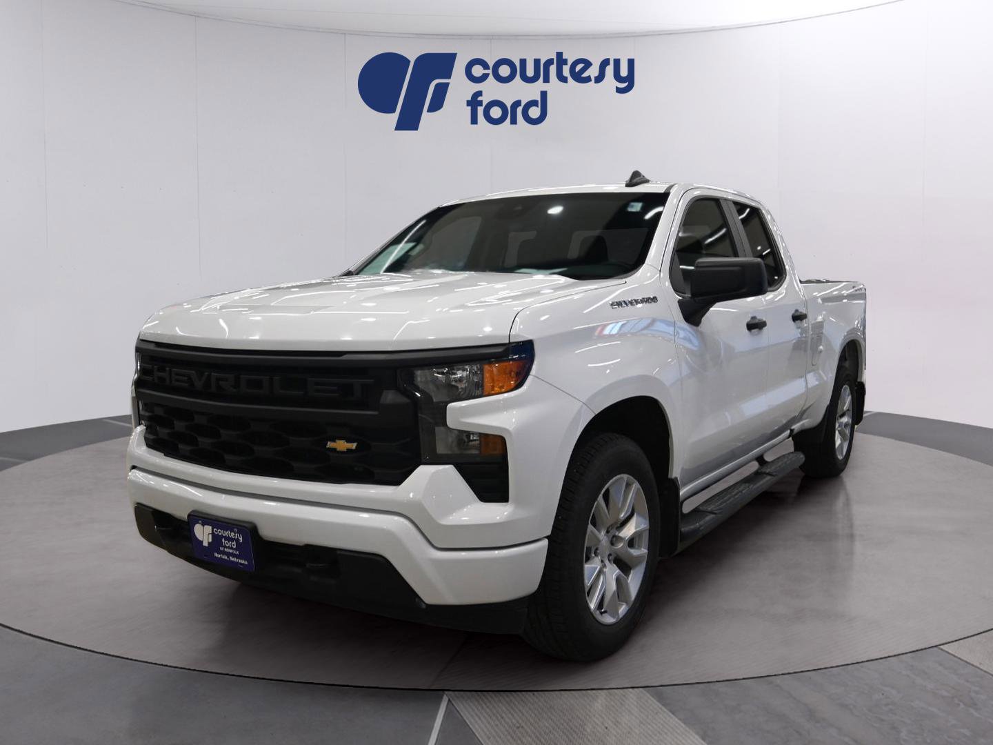 Used 2022 Chevrolet Silverado 1500 Custom image 3