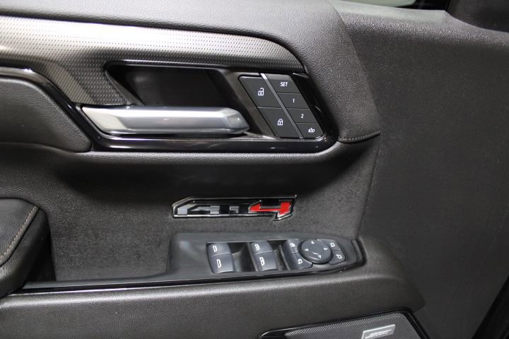 Used 2024 GMC Sierra 1500 AT4 w/ Technology Package image 12