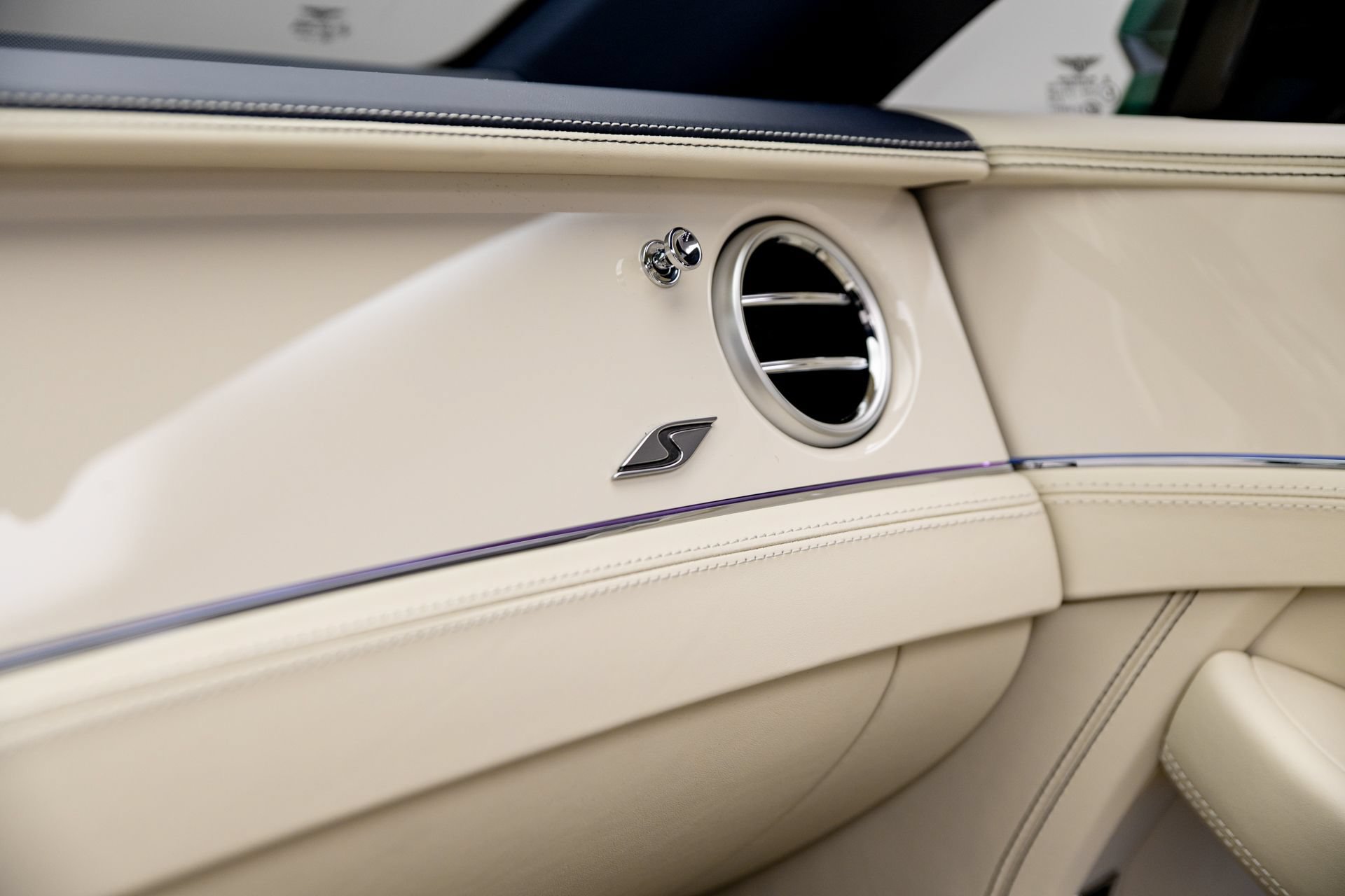 New 2026 Bentley Continental GT AWD/4WD image 32