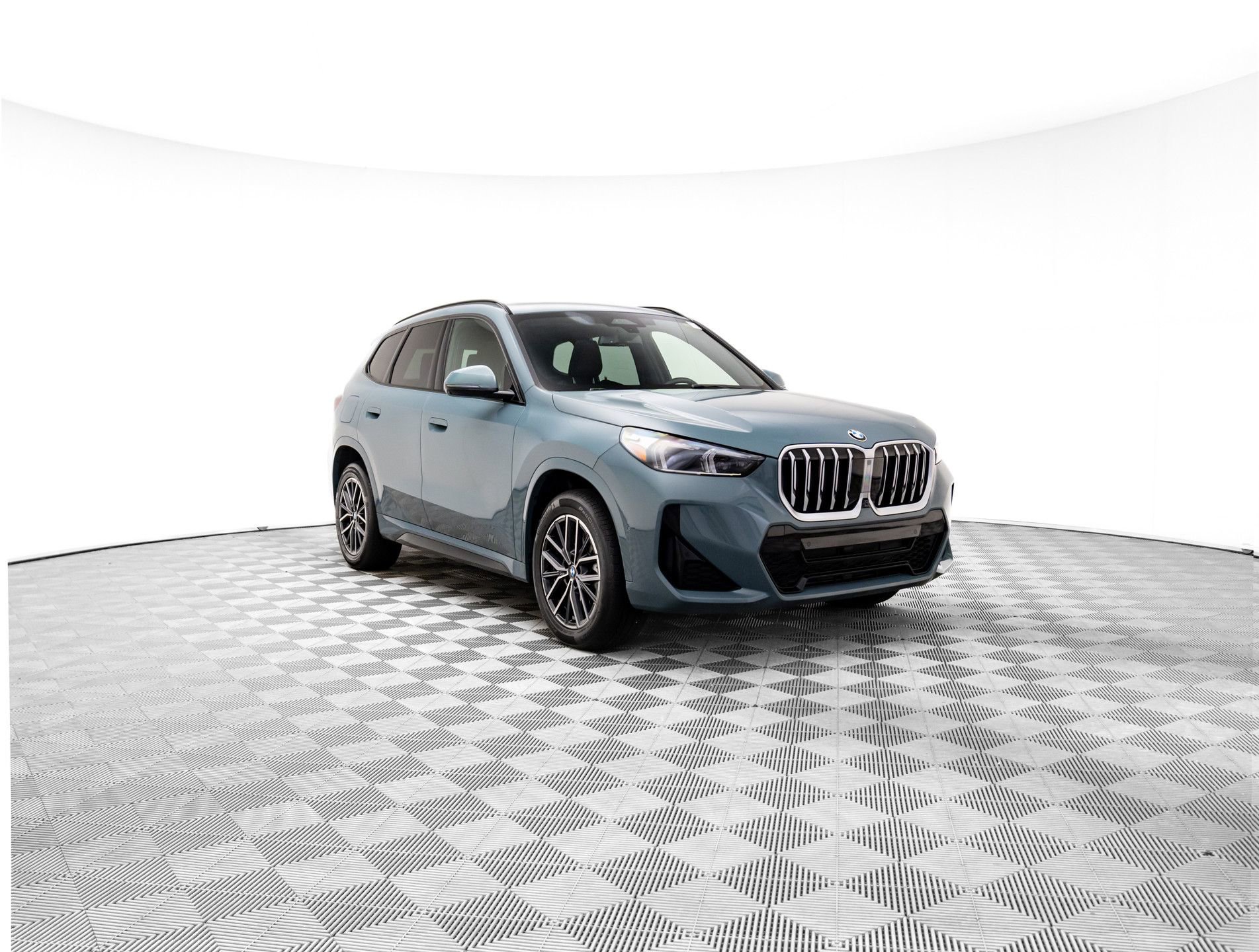 Certified 2023 BMW X1 xDrive28i w/ Premium Package image 9