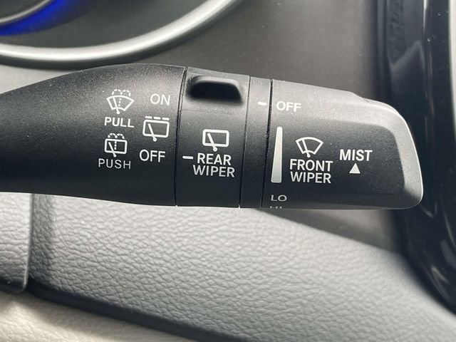 Used 2024 Chrysler Pacifica Touring-L image 35