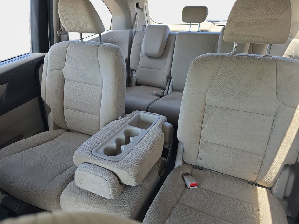 Used 2016 Honda Odyssey SE image 19