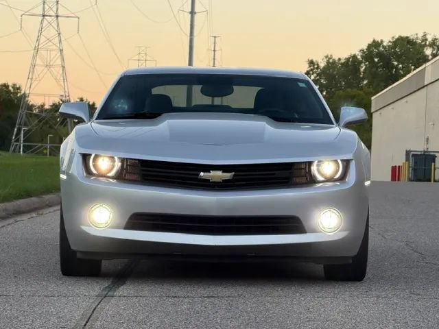 Used 2010 Chevrolet Camaro LT w/ RS Package RWD image 4