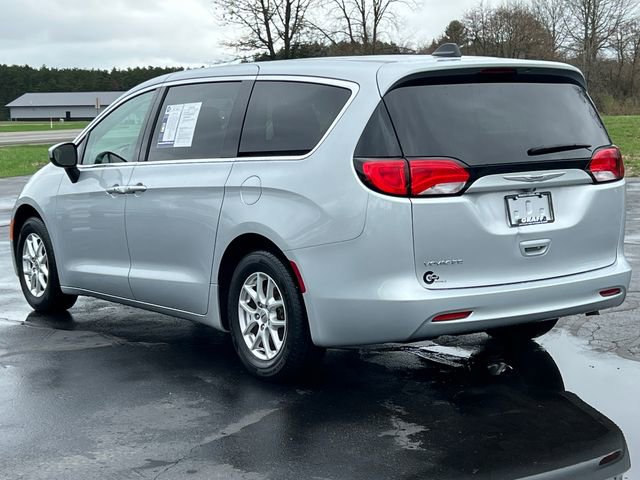 Used 2022 Chrysler Voyager LX FWD image 10