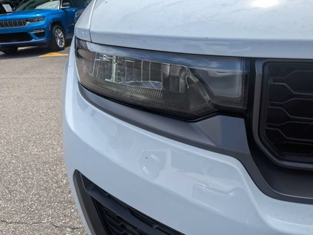 New 2026 Jeep Grand Cherokee Altitude AWD/4WD image 9
